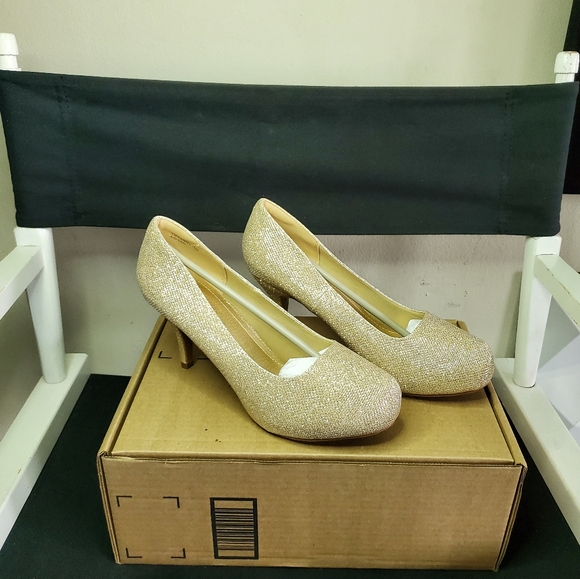 DREAM PAIRS Womens Tiffany Heel Dress Pump Size 10 - Picture 1 of 10